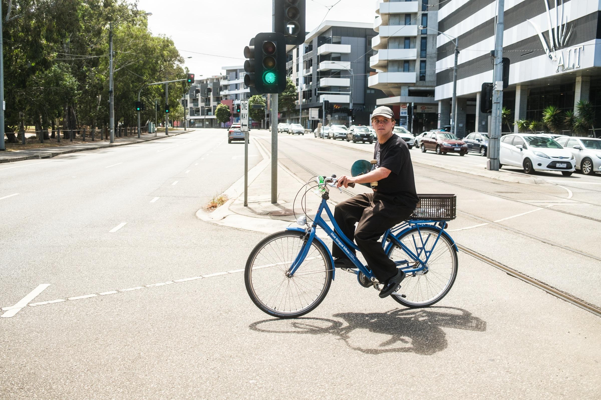 Vélo en milieu urbain, l’énergie de la rue qui porte les marques boardsports